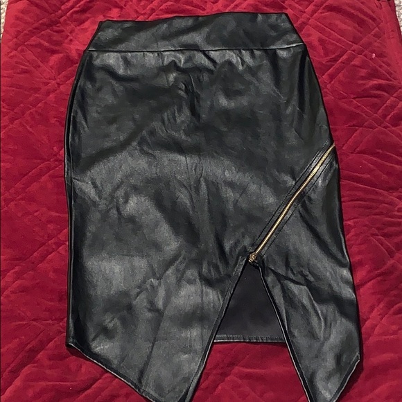 NWOT Faux Leather Skirt - Picture 1 of 4